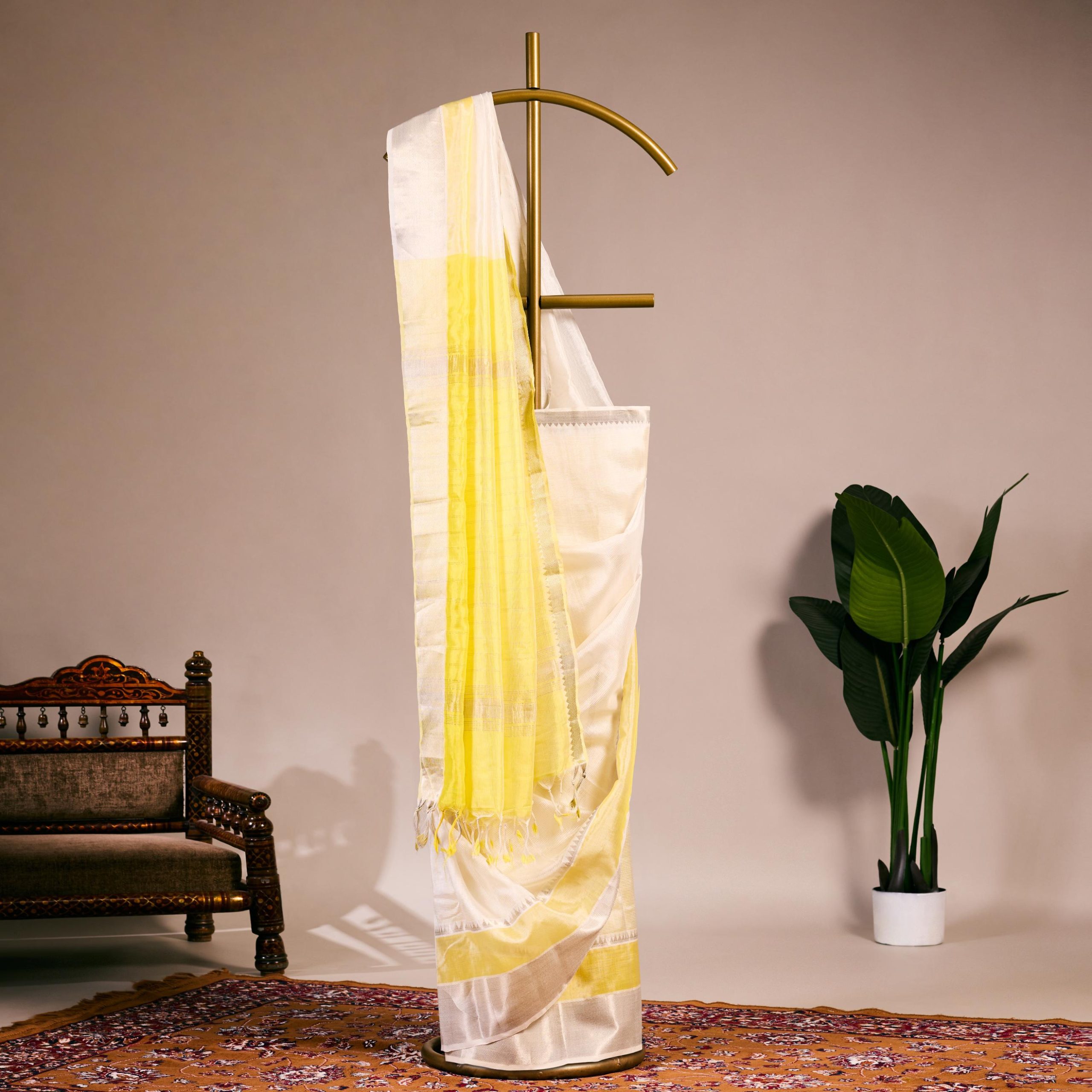 White & Lemon Yellow Mangalagiri Pattu Handloom Saree - Image 2