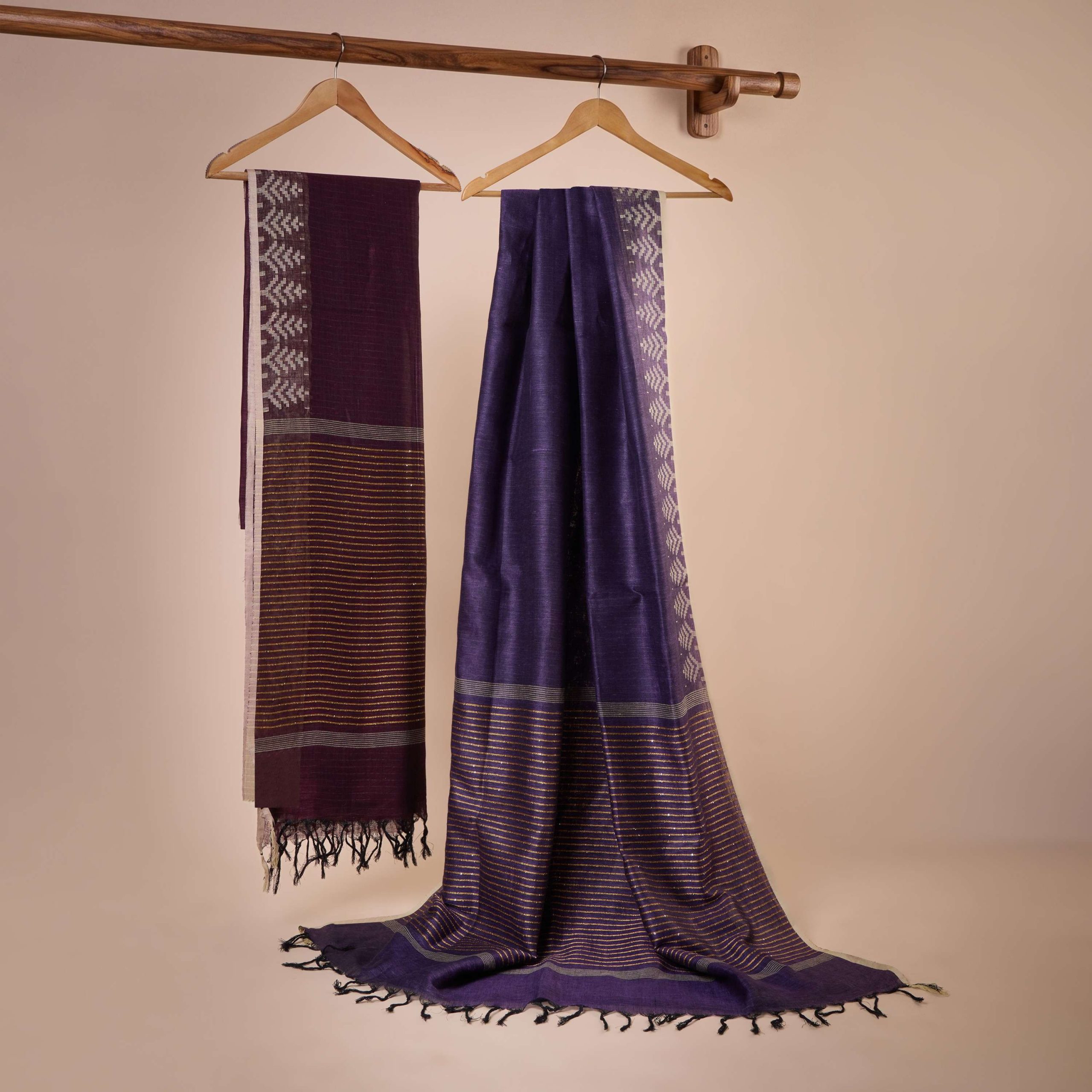 Wine Linen Cotton Saree - Image 4